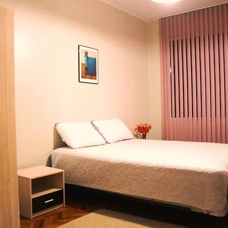 Apartment Top Center 3-bedroom