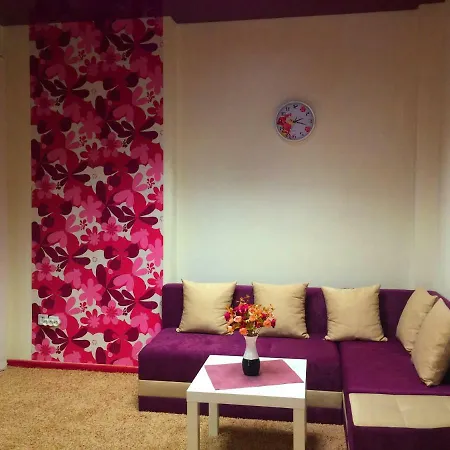 Top Center 3-bedroom Apartment