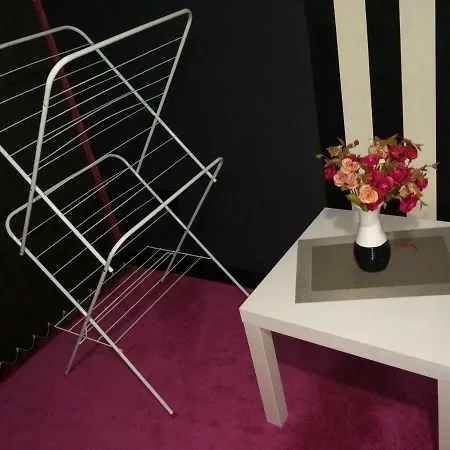 Top Center 3-bedroom Apartment *