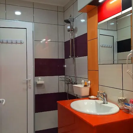 דירה Top Center 3-bedroom